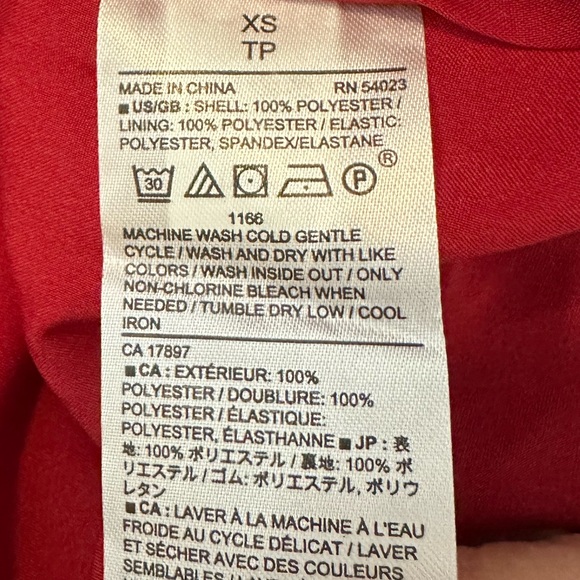 BANANA REPUBLIC Factory Smocked Waist Mini Skirt - Color Red/White Floral - XS - Picture 6 of 6